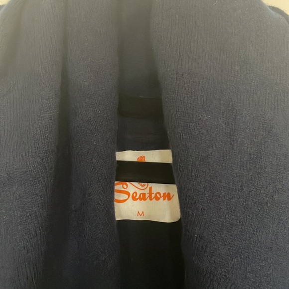 100% Cashmere Seaton Wrap Cardigan. - Picture 2 of 3